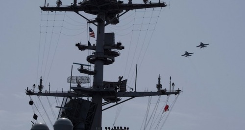 «Гарри Трумен» ударил по Сирии: Восемь кораблей ВМС США развернуты близ российских баз
