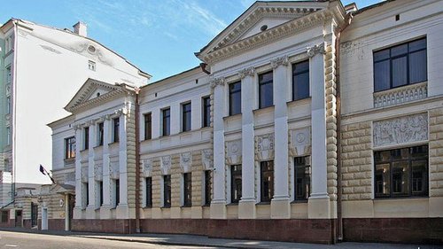 Латвийское посольство в Москве подверглось нападению