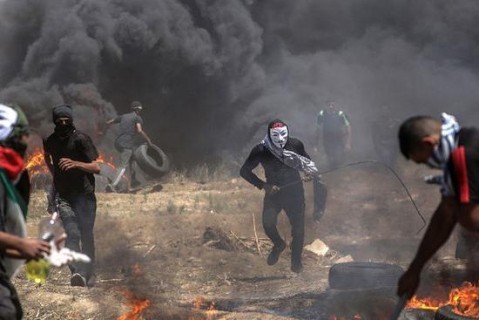 В результате крупнейших за четыре года столкновений в секторе Газа погибло более 50 человек
