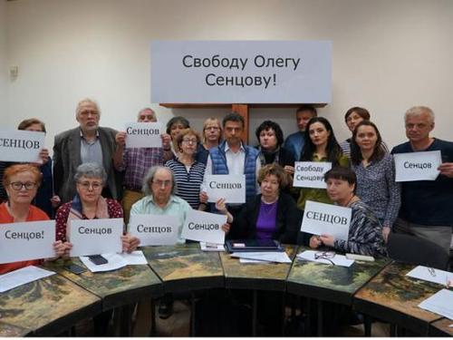 130 ученых и деятелей культуры России потребовали освободить Олега Сенцова