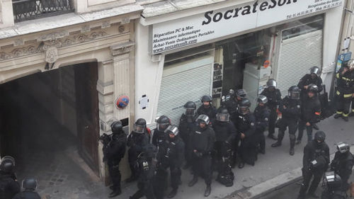 Париж: захвачено трое заложников, в том числе беременная женщина