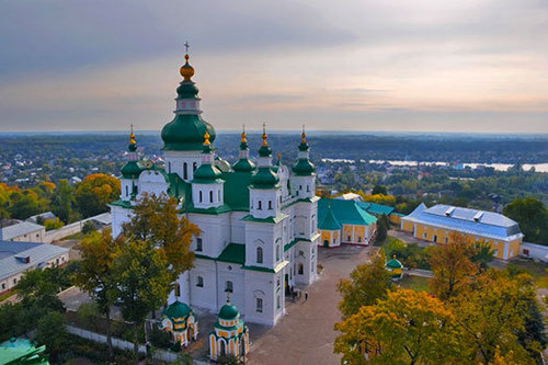 Достопримечательности Украины: Троицко-Ильинский монастырь или Антониевы пещеры