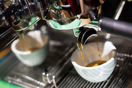Шесть чашек кофе может снизить риск преждевременной смерти