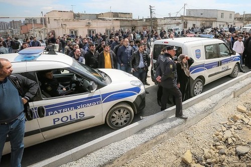 В Азербайджане во время беспорядков погибли двое полицейских