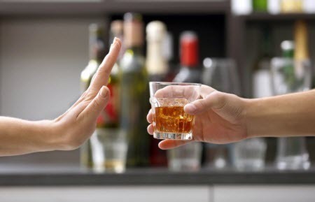 Ученые посоветовали не отказываться от алкоголя