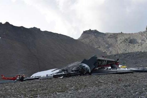 В результате авиакатастрофы в Альпах погибло 20 человек