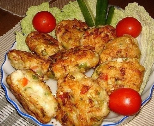 Котлеты из куриного мяса с овощами и сыром