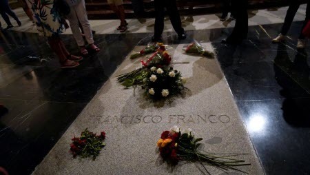 Власти Испании одобрили перезахоронение Франсиско Франко