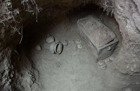 На Крите найдена нетронутая минойская гробница
