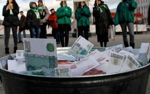 Обвал рубля в России продолжается