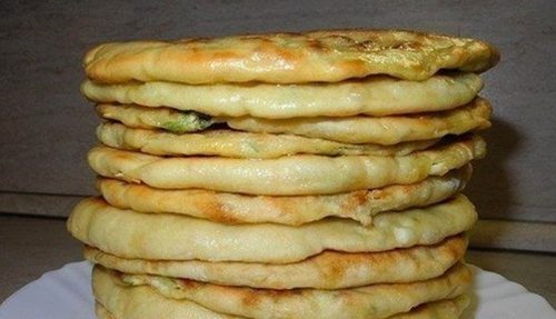 Мамины секреты "Хачапури с сыром и вареным яйцом"
