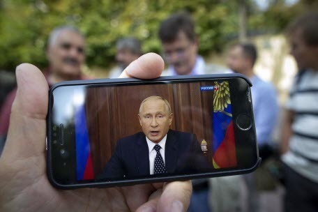 В России стал трещать негласный договор между обществом и властью