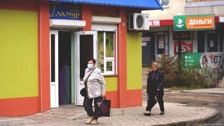 Армянск покидают врачи: в городе ждут медпомощи и не верят в диагнозы
