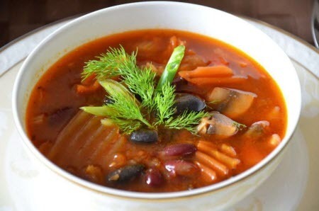Пити - азербайджанский суп из баранины, алычи и гороха