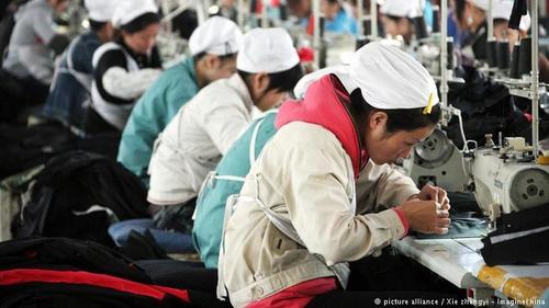 Made in China выходит из моды: одежду вновь шьют в Европе