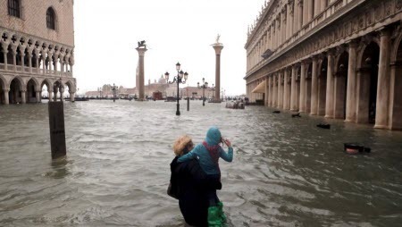 Венецию затопило из-за сильнейшего за 40 лет наводнения
