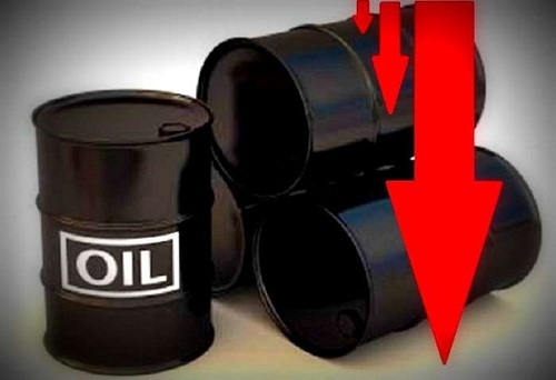 Нефть дешевеет, российский бюджет трещит по швам