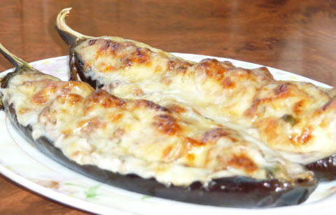 Папуцакья - традиционное балканское блюдо из овощей и мяса с соусом бешамель