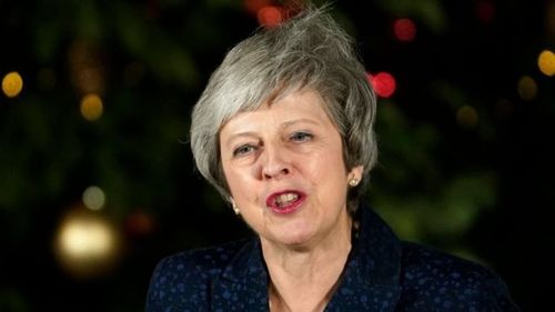 Тереза Мэй получила вотум доверия и остается британским премьером