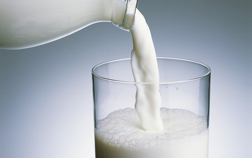 Семь признаков того, что вам нельзя пить молоко