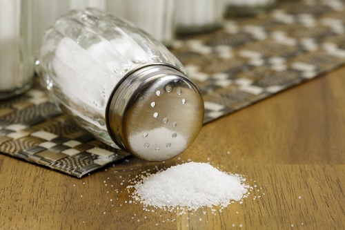 13 отличных идей для использования соли в быту