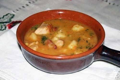 Чанахи — блюдо грузинской кухни из баранины и овощей тушеных в казане или глиняных горшочках