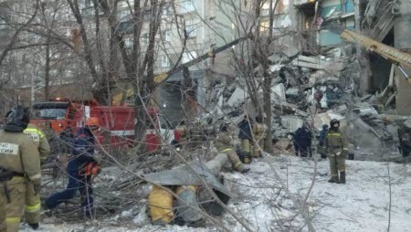 Четыре человека погибли при обрушении жилого дома в Магнитогорске