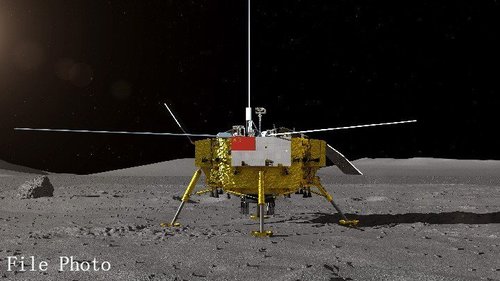 Китайский зонд «Чанъэ-4» прислал первые фотографии с обратной стороны Луны