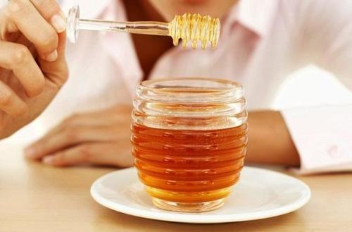 Зачем стоит есть мед перед сном