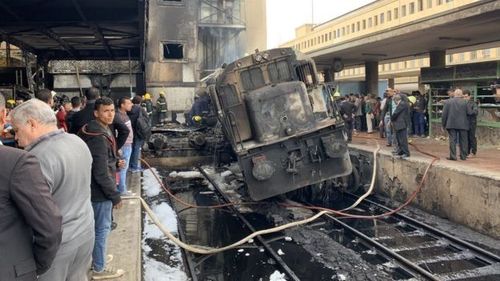Десятки загиблих через катастрофу поїзда на вокзалі Каїра (ВІДЕО)