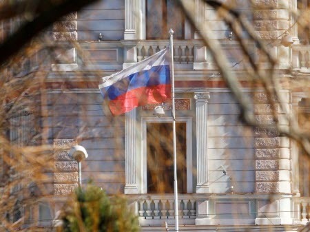 Пражский скандал с российскими дипломатами-гопниками