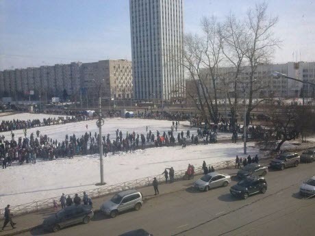 В Архангельске неожиданно массовые несанкционированные митинги и противостояние с ОМОНом