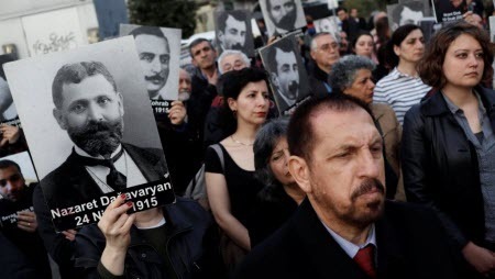 Эрдоган вновь осудил Макрона за установление Дня памяти геноцида армян