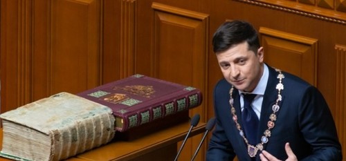 "Можно ли на практике объявить импичмент президенту по законопроекту Зеленского" - Кирилл Сазонов