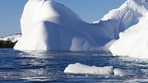 Таяние льда в Антарктиде и Арктике ускорилось