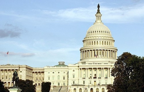 Сенат США одобрил закон о санкциях за вмешательство в выборы
