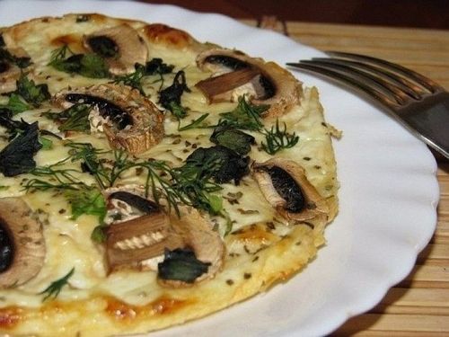 Творожно-сырная пицца с грибами