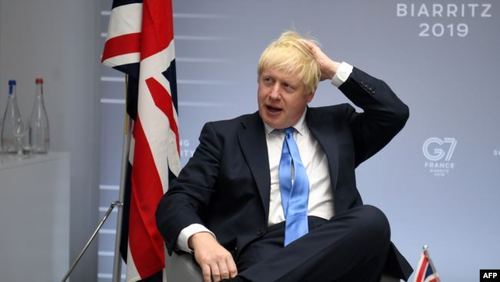 Британия: Борис Джонсон потерял большинство в парламенте