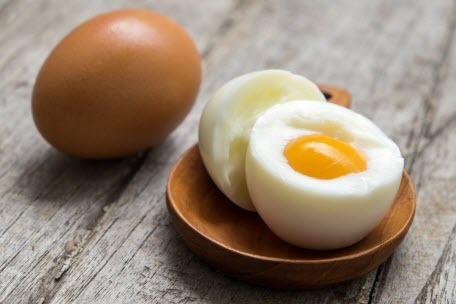 Почему нужно обязательно съедать одно яйцо каждый день