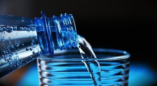 Чрезмерное употребление воды опасно для здоровья