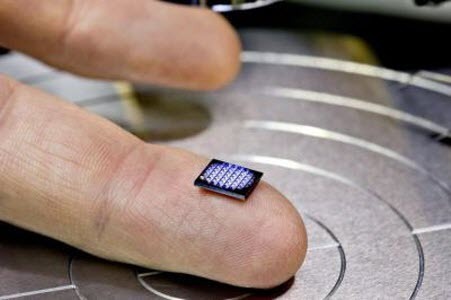 Будущее уже рядом: Самый маленький компьютер в мире размером с зернышко