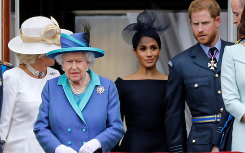 Королева Елизавета дала согласие на "новую жизнь" для Гарри и Меган