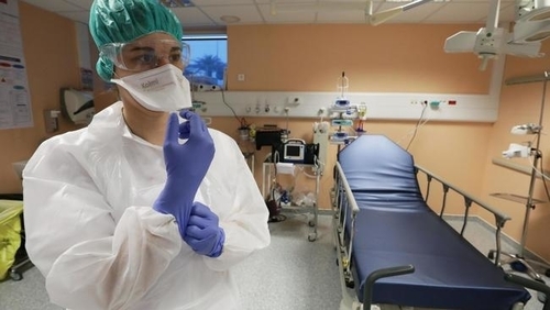 Во Франции зарегистрирована самая высокая смертность от коронавируса за сутки