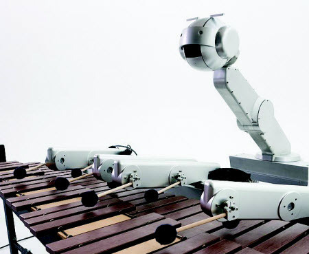 Робот Шимон умеет сочинять песни и петь
