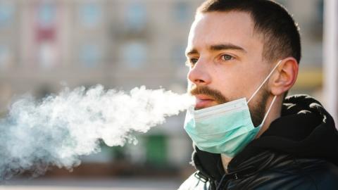 Насколько опасен коронавирус для курильщиков