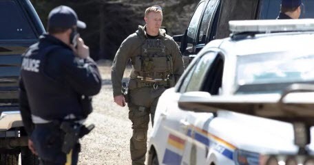В результате стрельбы в Канаде погибли не менее 16 человек