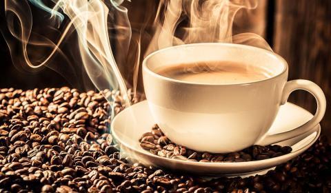 Кофе без проблем: плюсы и минусы употребления бодрящего напитка