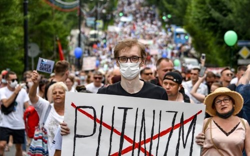 В Хабаровске улица бросает вызов путинской власти