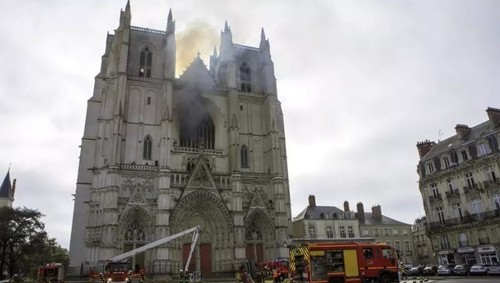 Подозреваемый в поджоге собора в Нанте признал вину