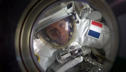 Французский астронавт Тома Песке отправится в космос на Crew Dragon